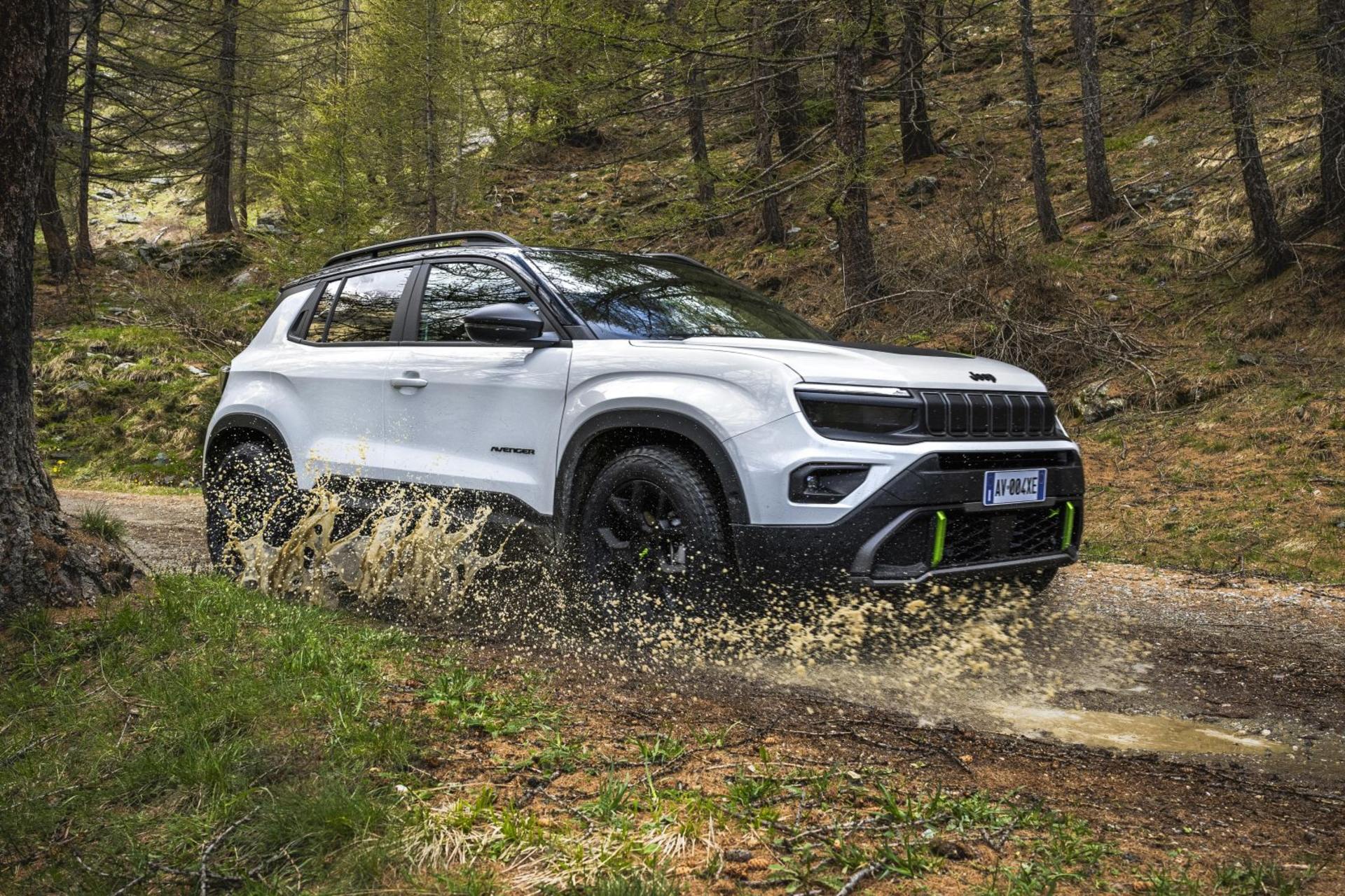 Unveiling the Adventure-Ready Jeep Avenger 4xe banner