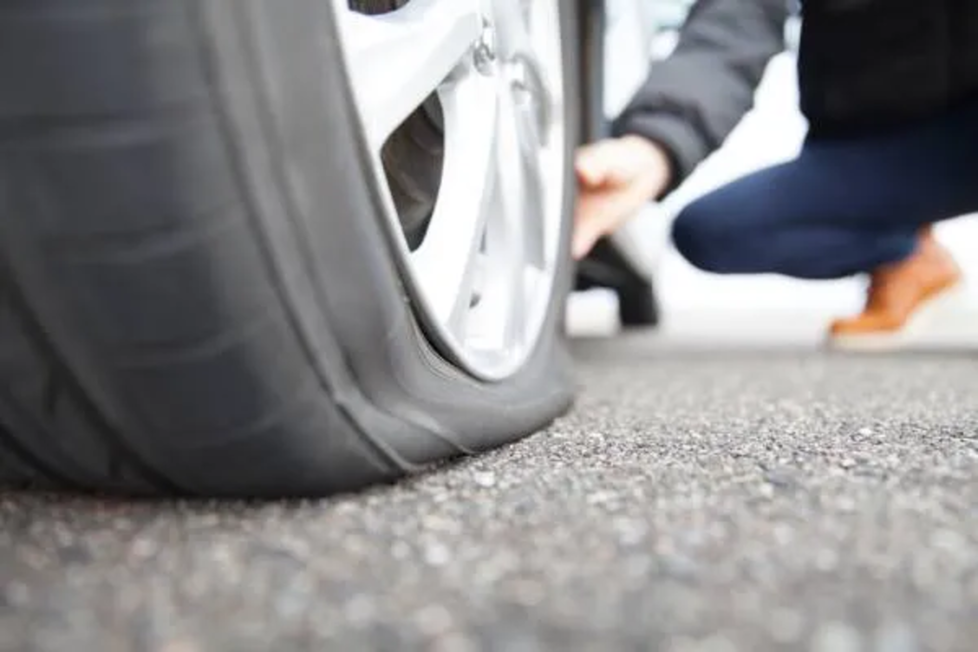 Flat Tyre? Here’s What to Do Next banner