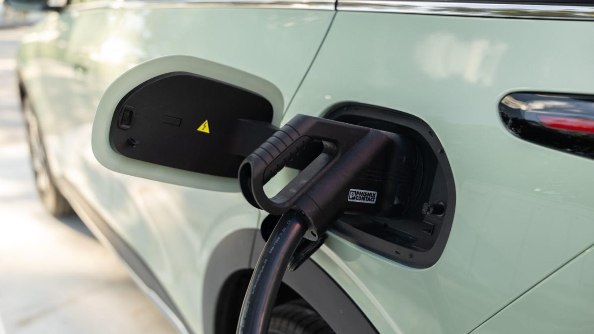 The 5 fastest charging EVs under $35,000 in Melbourne banner