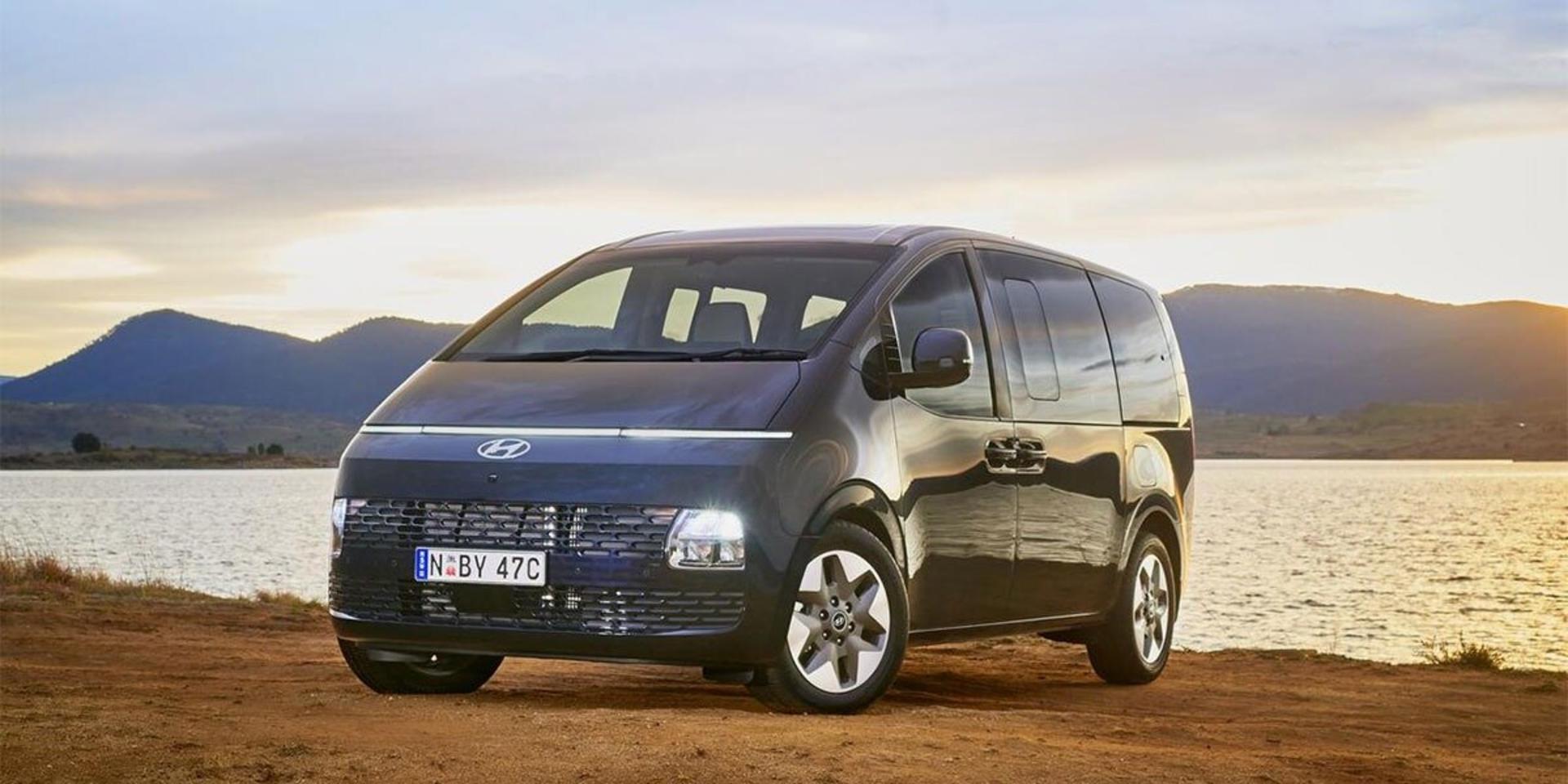 Customer Experiences and Testimonials: How the Tynan Hyundai STARIA Impresses Owners banner