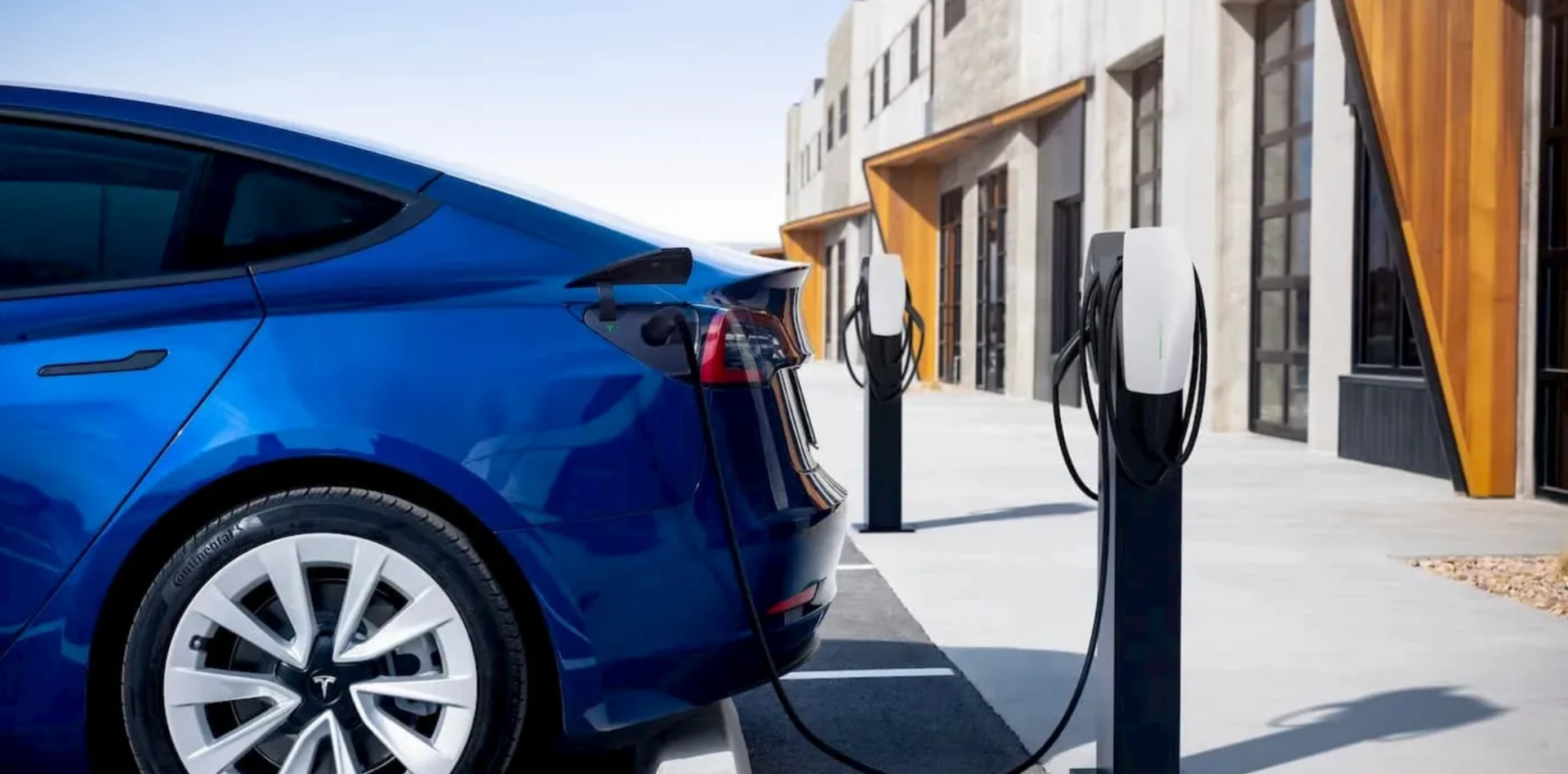 The Pros and Cons of Electric and Hybrid Cars banner