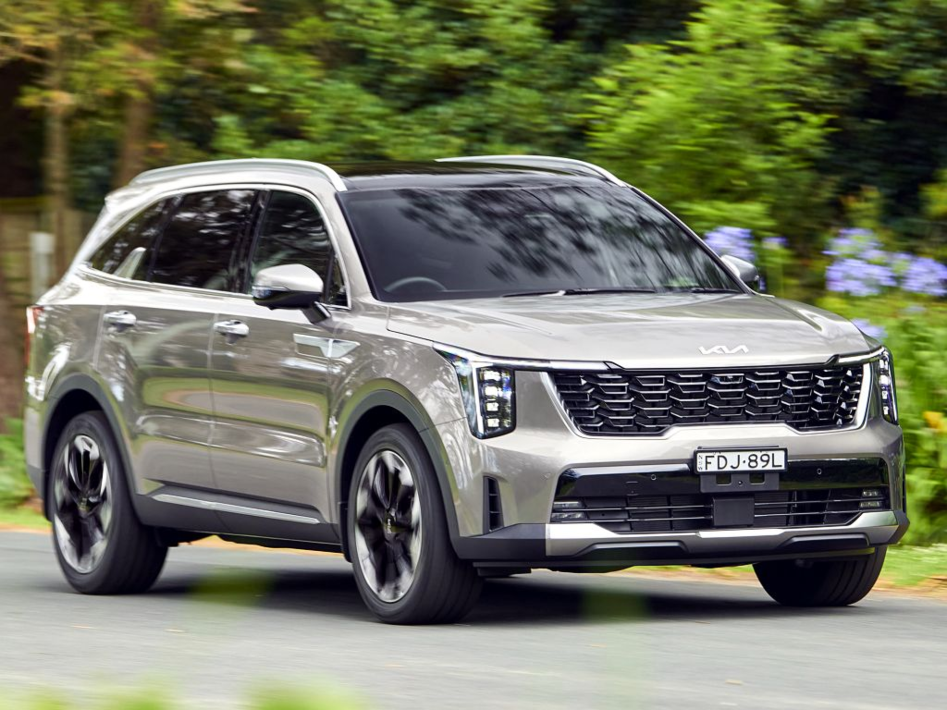 Revamped and Refined: 2024 Kia Sorento SUV Unveils Updated Features and Pricing banner