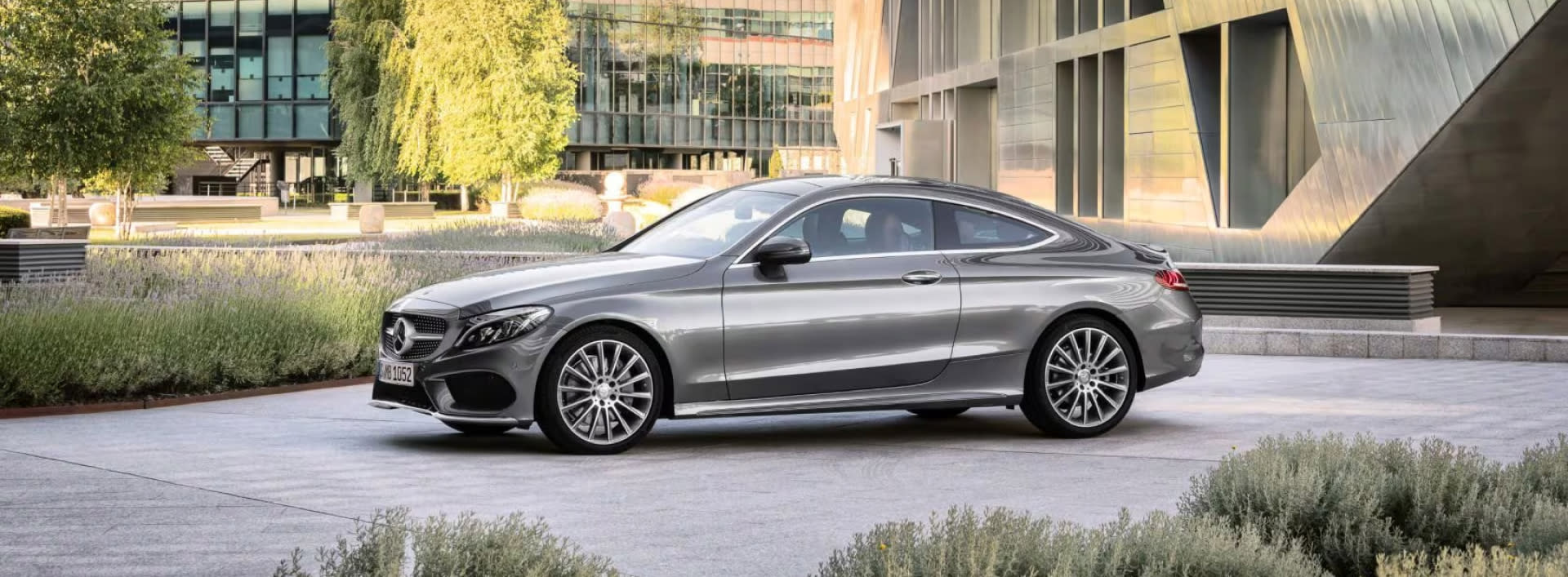 Mercedes-Benz Banner