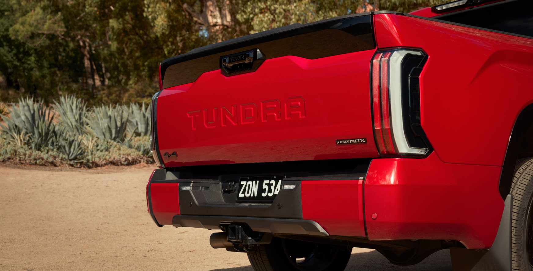 Toyota Hilux vs Toyota Tundra VS LC79: Which is the Right Ute for You? featured image