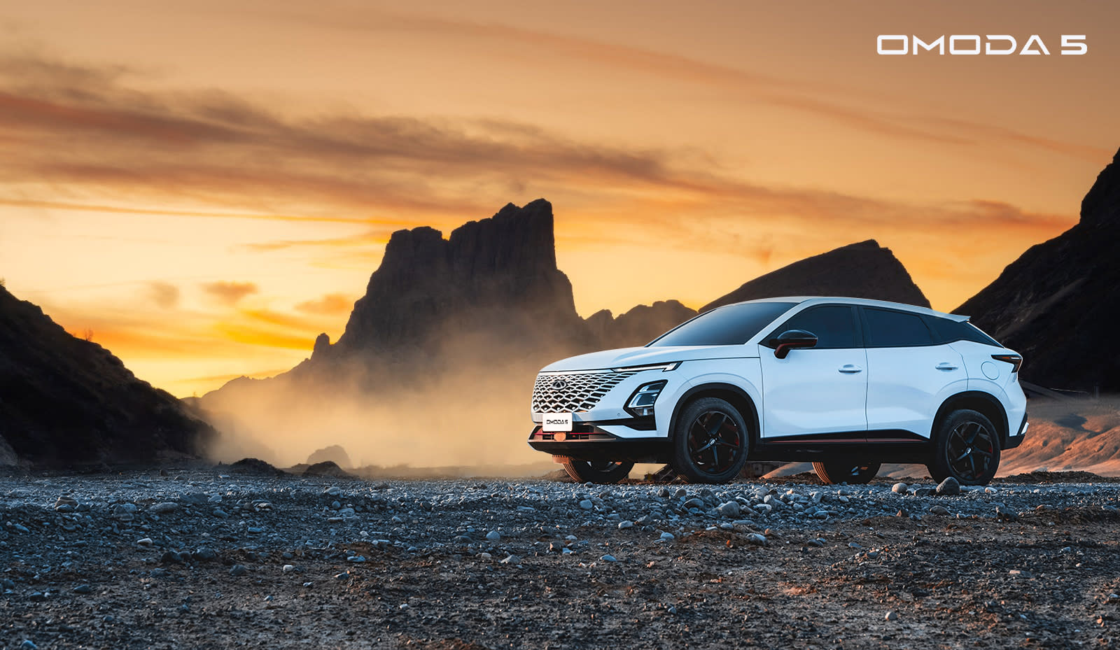 This compact SUV has been turning heads with its spacious interior, sleek design, and high tech-features. Here are some reasons why you should book a test drive of the Chery Omoda 5 at John Hughes today.
