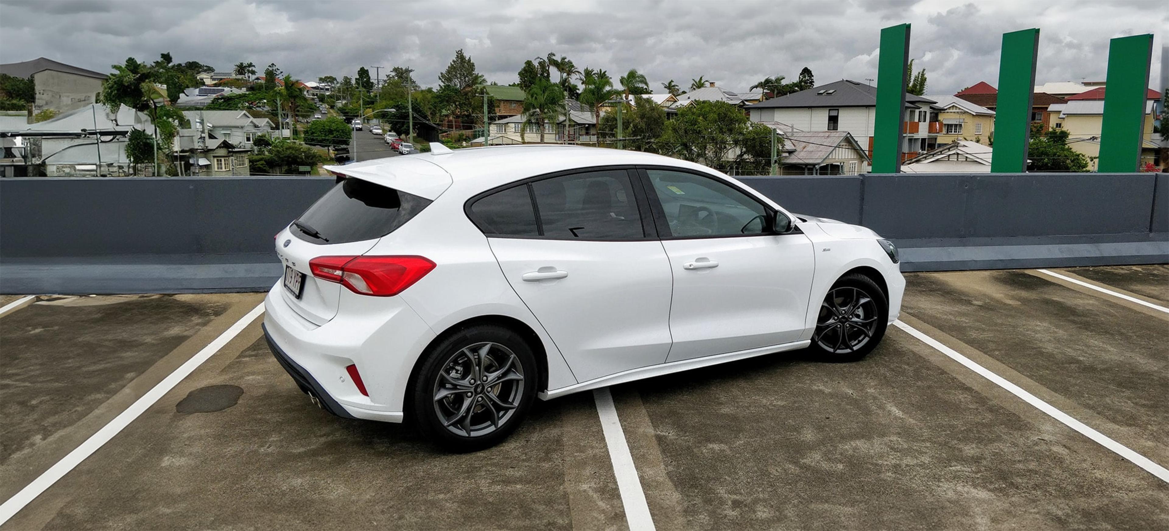 Review: 2019 Ford Focus banner