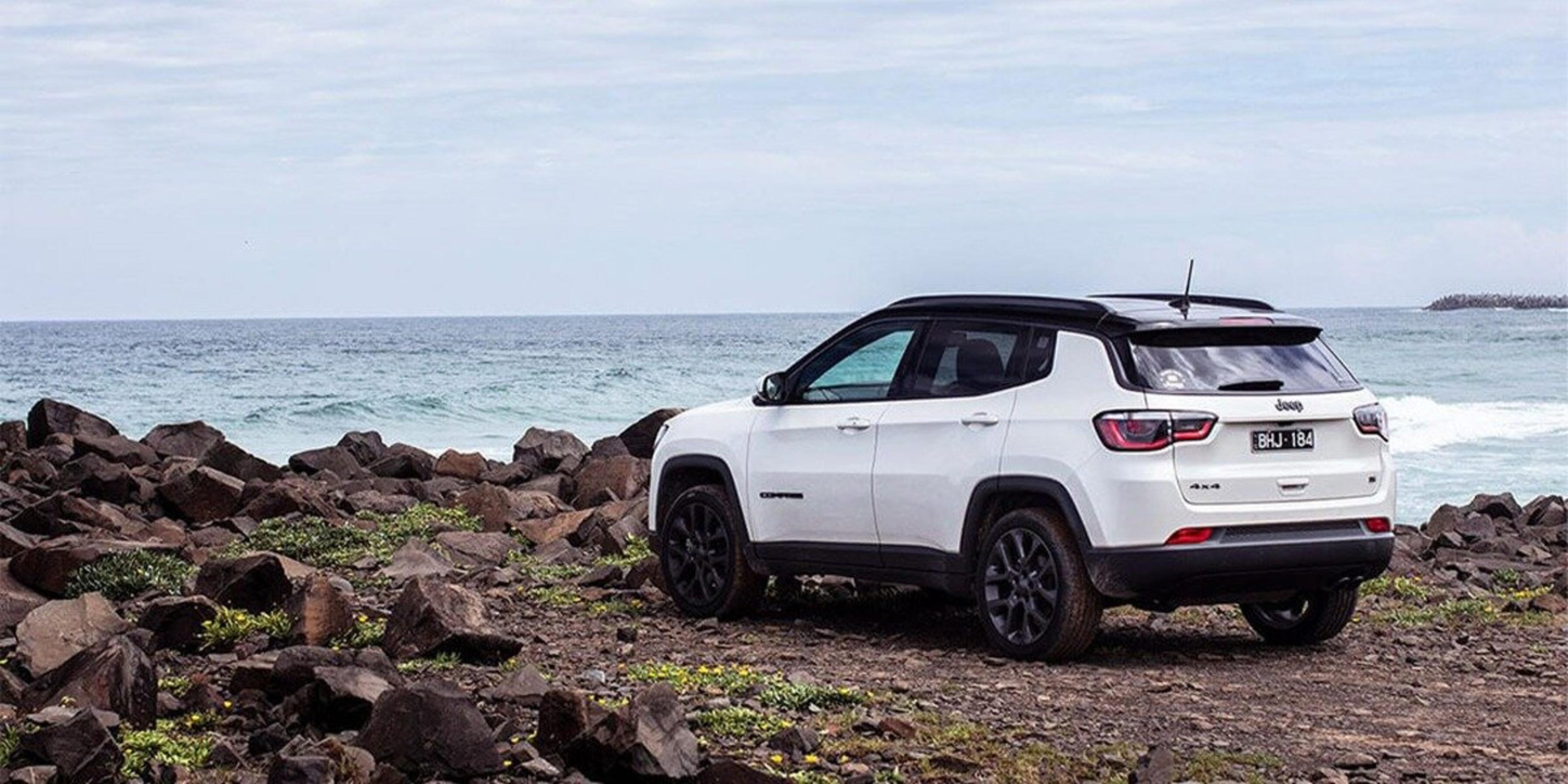 Why the Jeep Compass is Perfect for Urban Living: Manoeuvrability, Comfort, and Style featured image