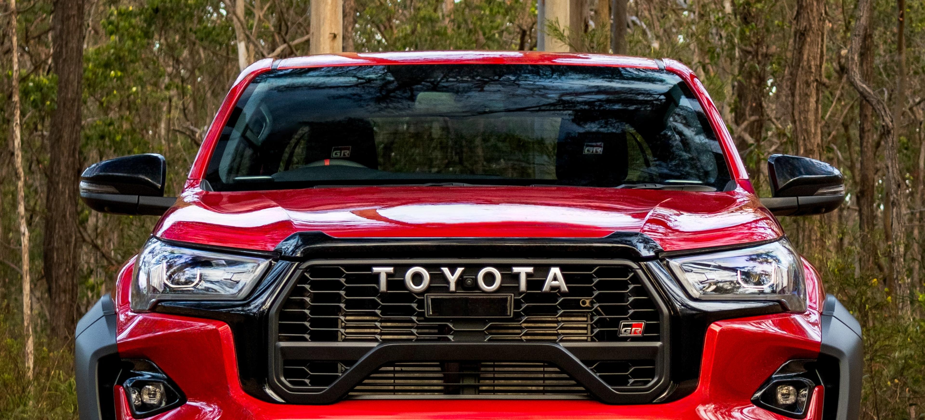 2022 Toyota Hilux GR Sport benefits from years of Dakar racing - Autoblog