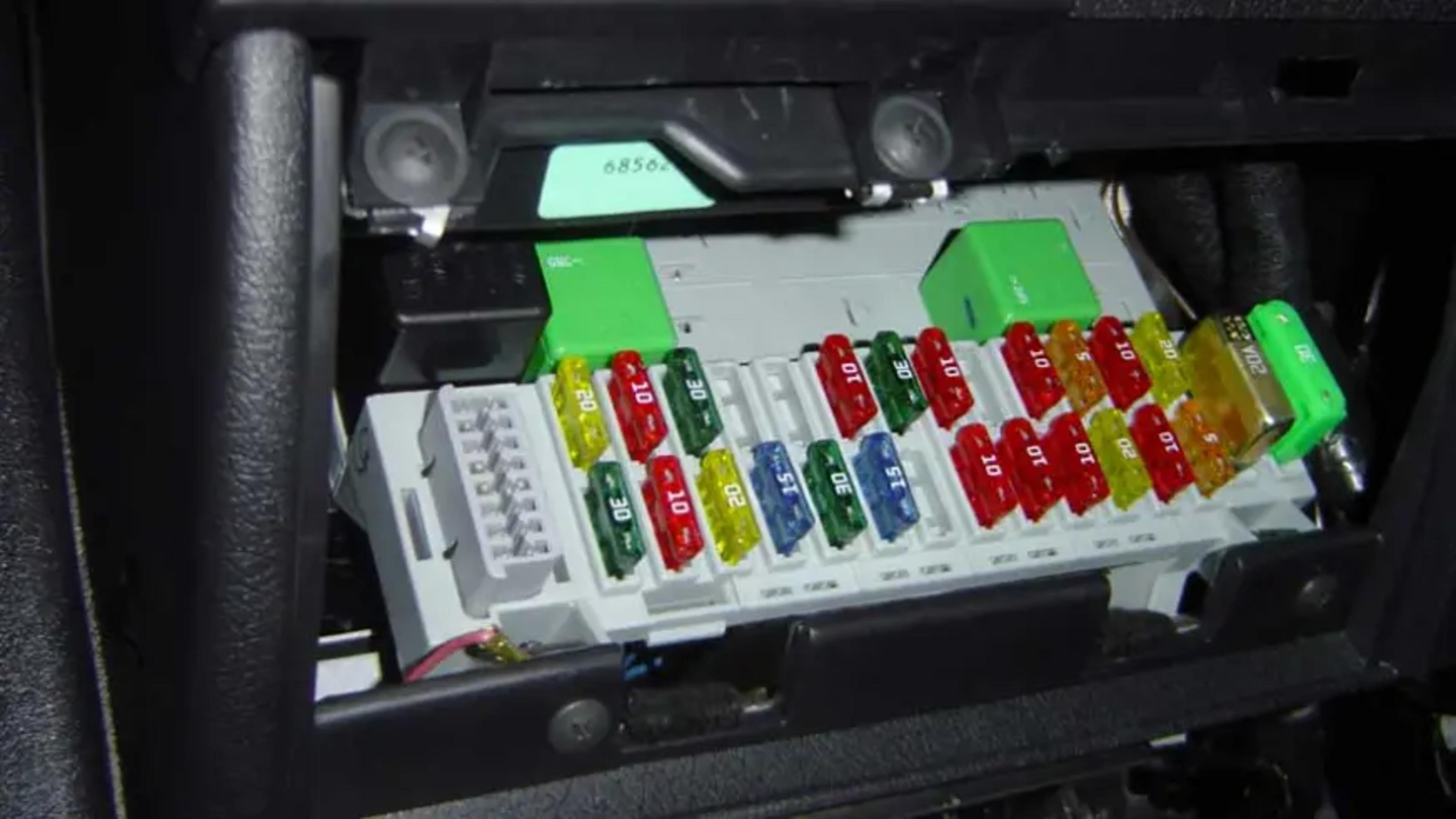 How To Change A Fuse Motorama