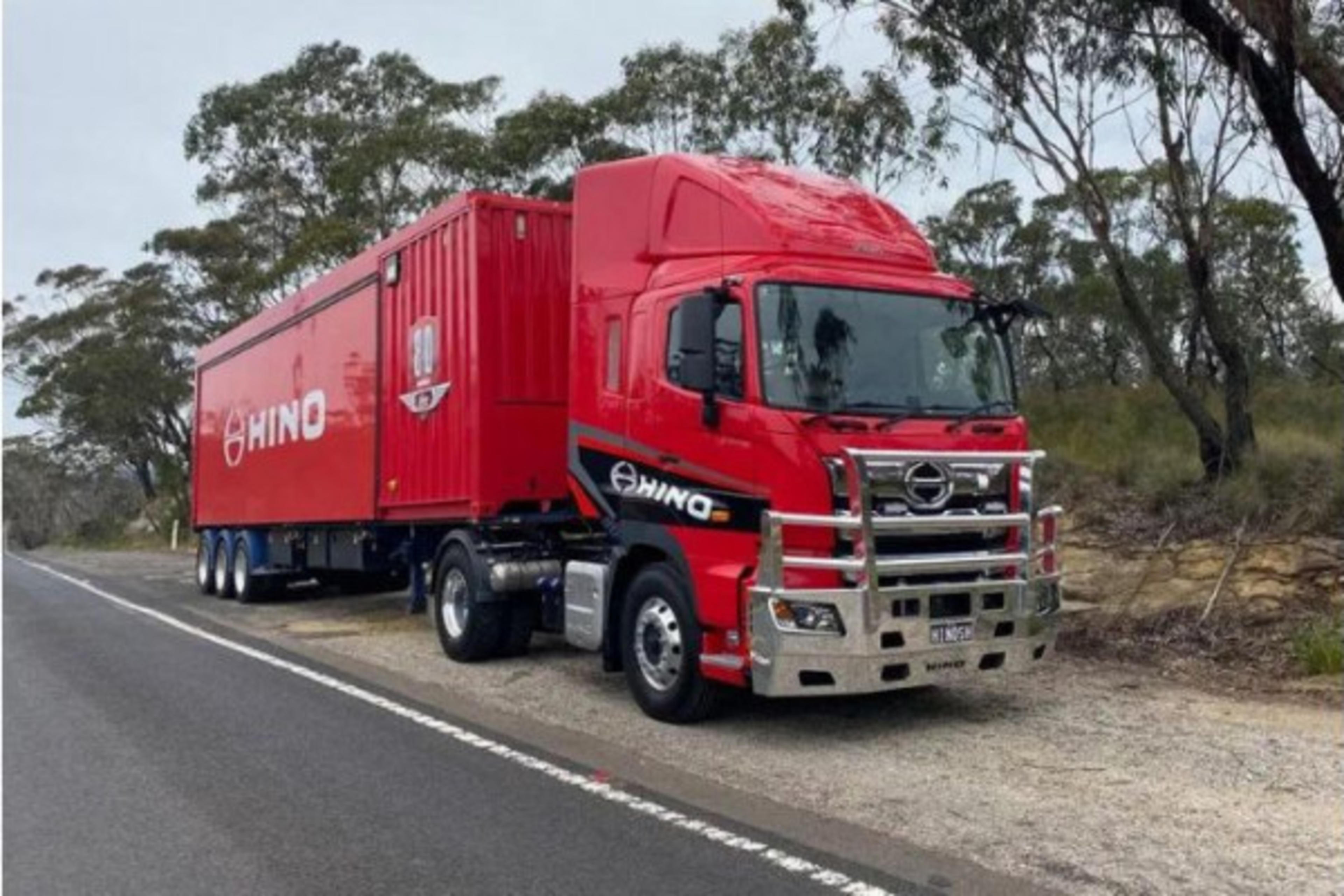 Hino 700 Series 4x2 prime mover Review banner