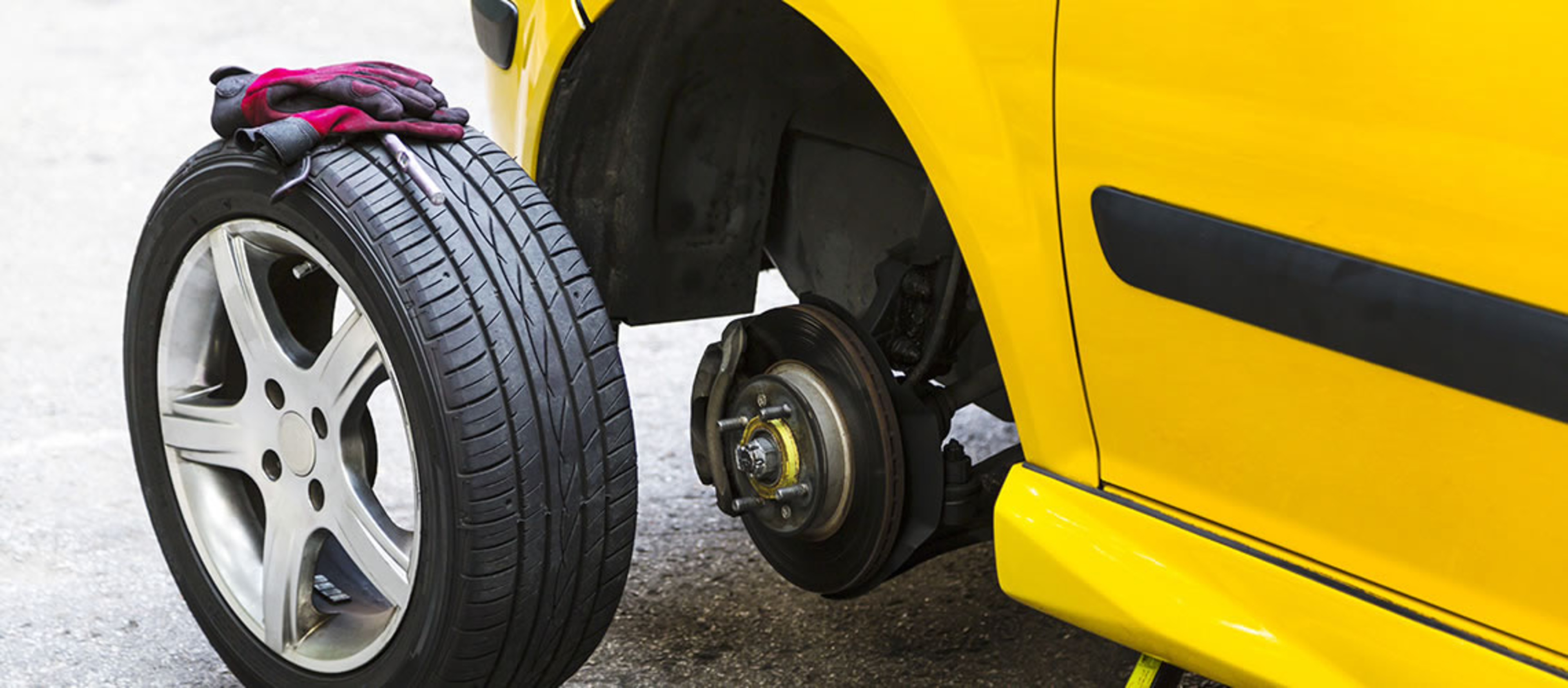 How to Change a Flat Tyre in 7 Easy Steps – A Tynan Motors Guide banner