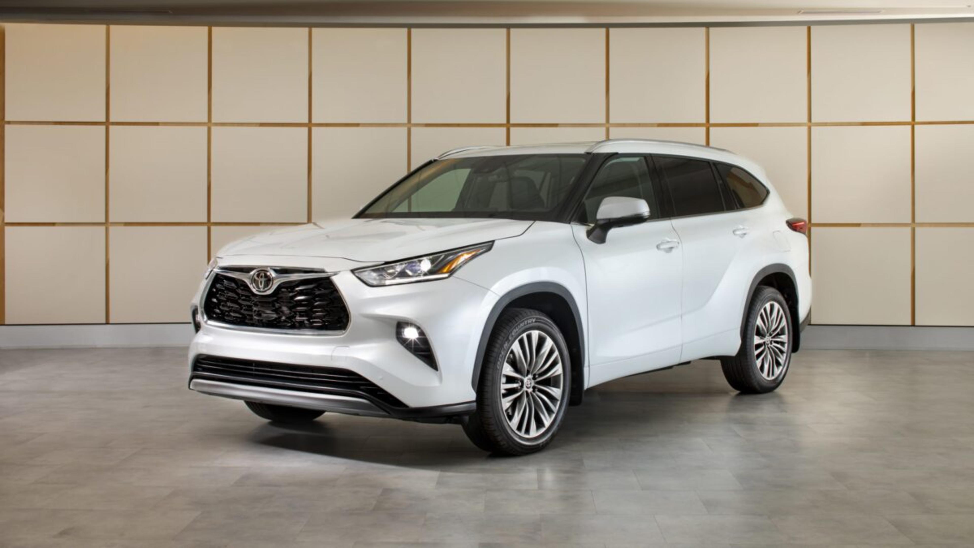 TURBOCHARGED PERFORMANCE AND CONNECTED SERVICES RAISE THE BAR FOR TOYOTA KLUGER banner