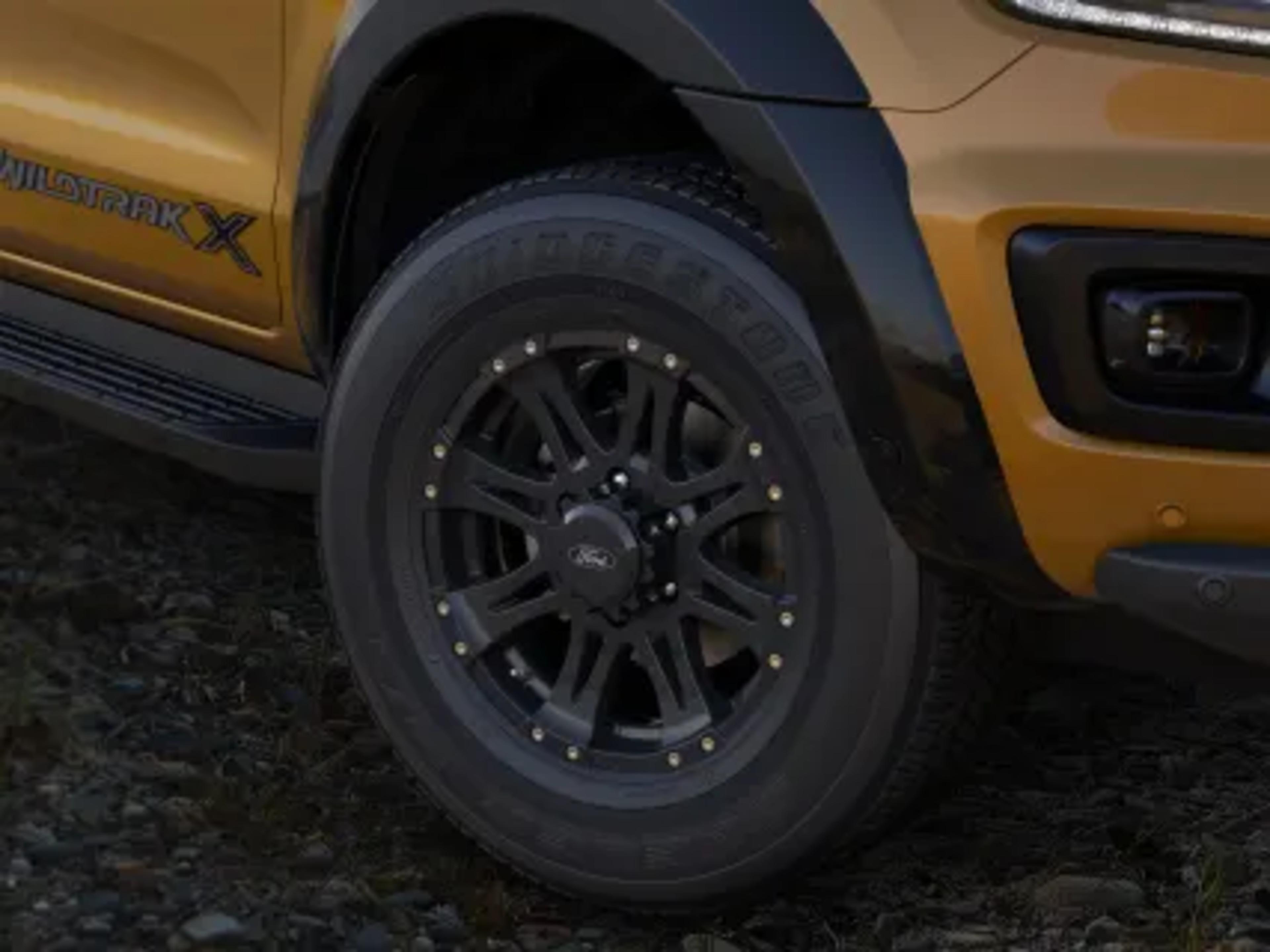 Highway Terrain (HT) Tyre with smoother tread ideal for on-road use.