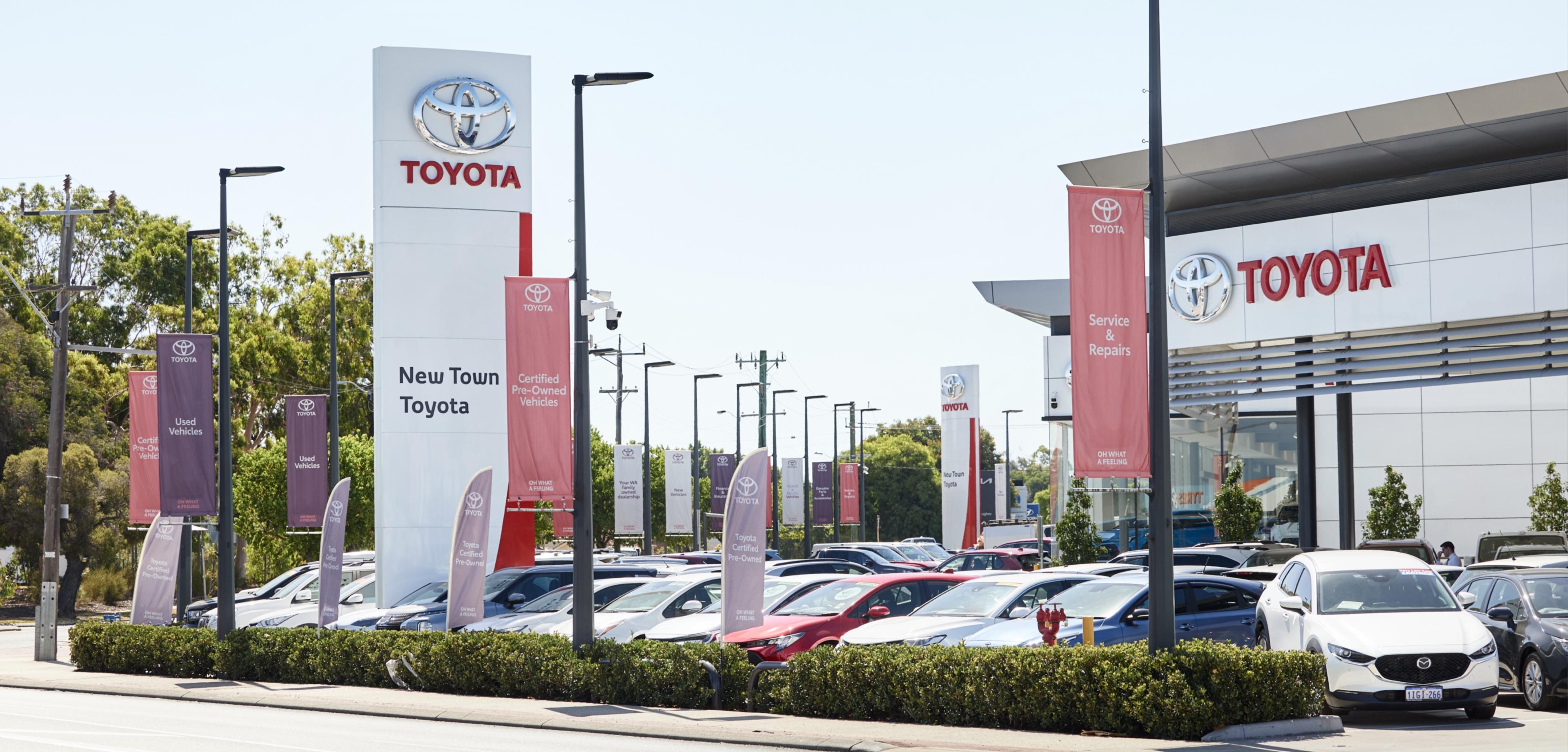 How to Choose the Right Car Dealership banner