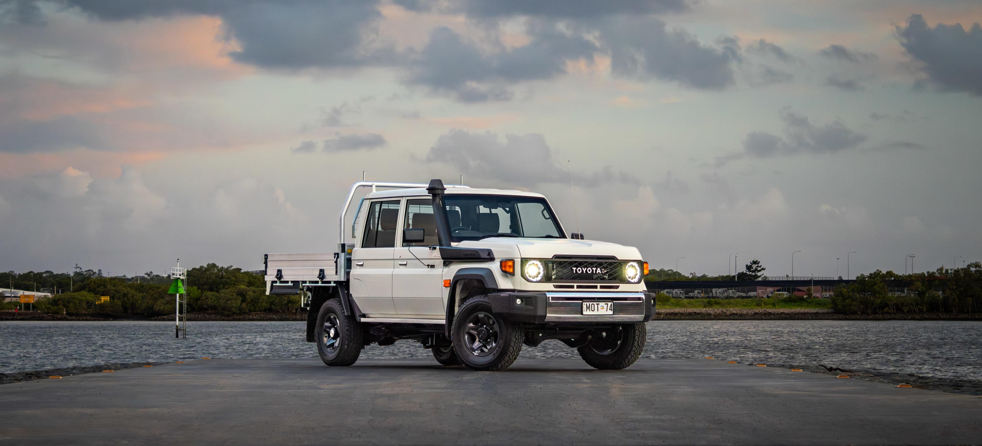 Review: 2024 Toyota LandCruiser 70 Series banner