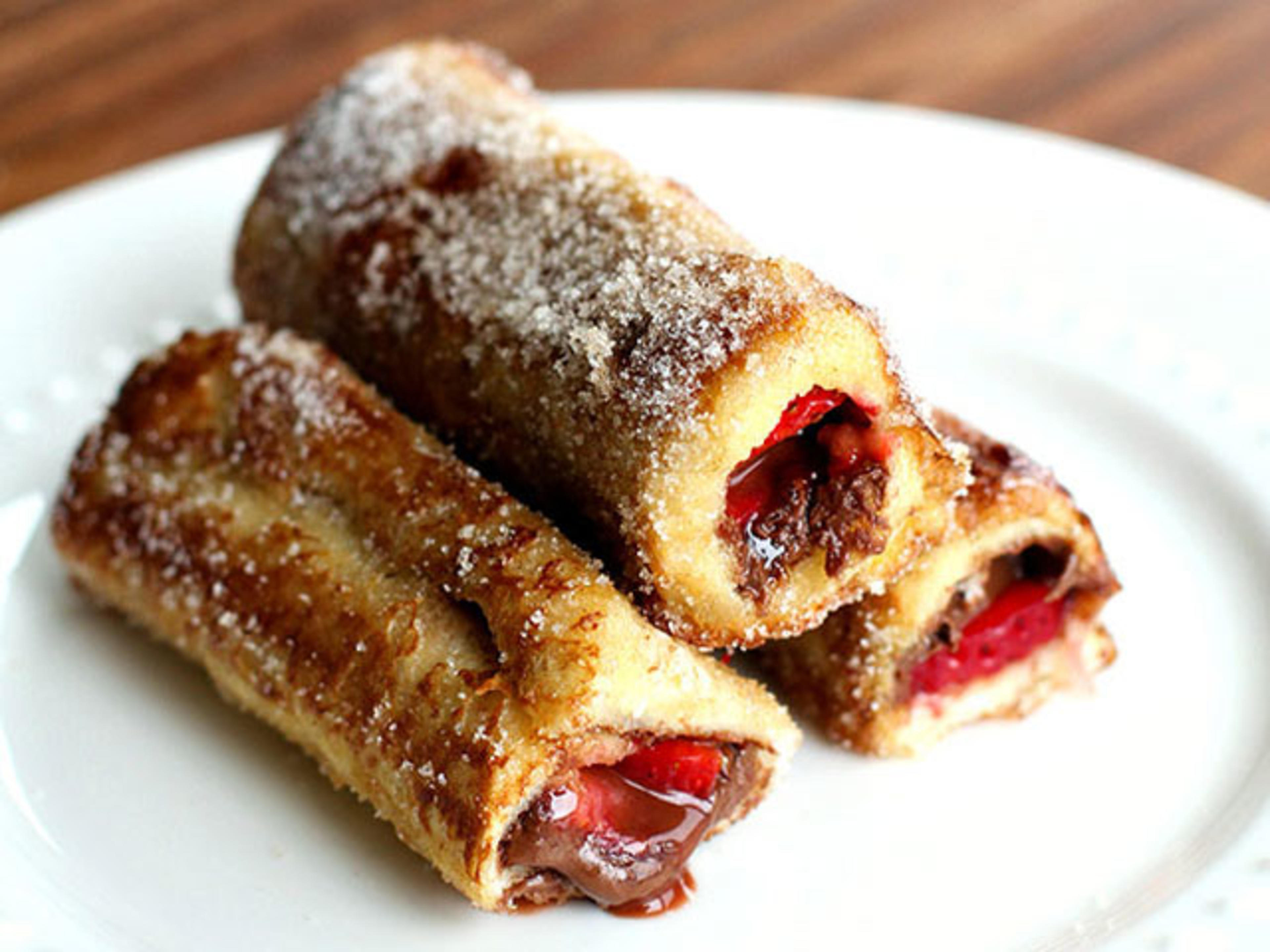 STRAWBERRY AND NUTELLA FRENCH TOASTS featured image