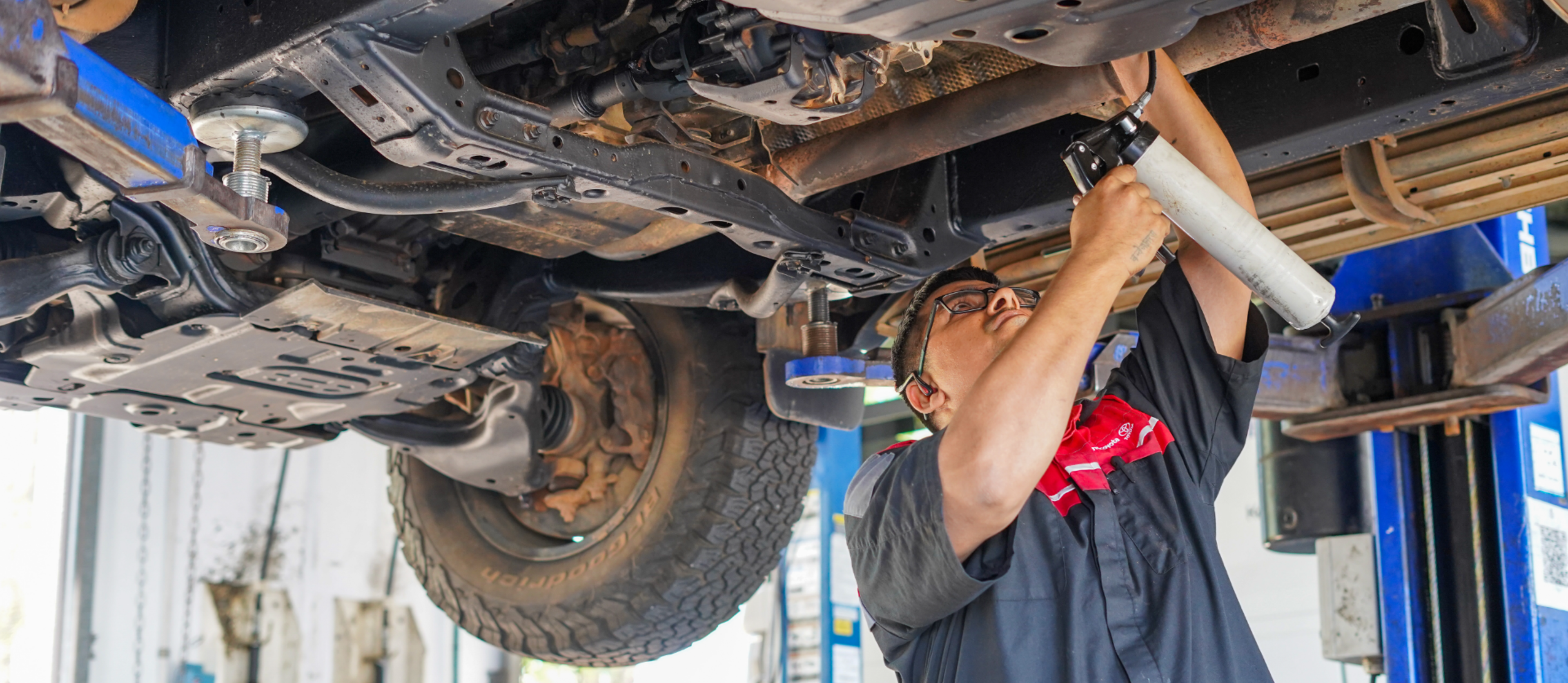 Keep Your Toyota Running Like New with Toyota Service Advantage banner