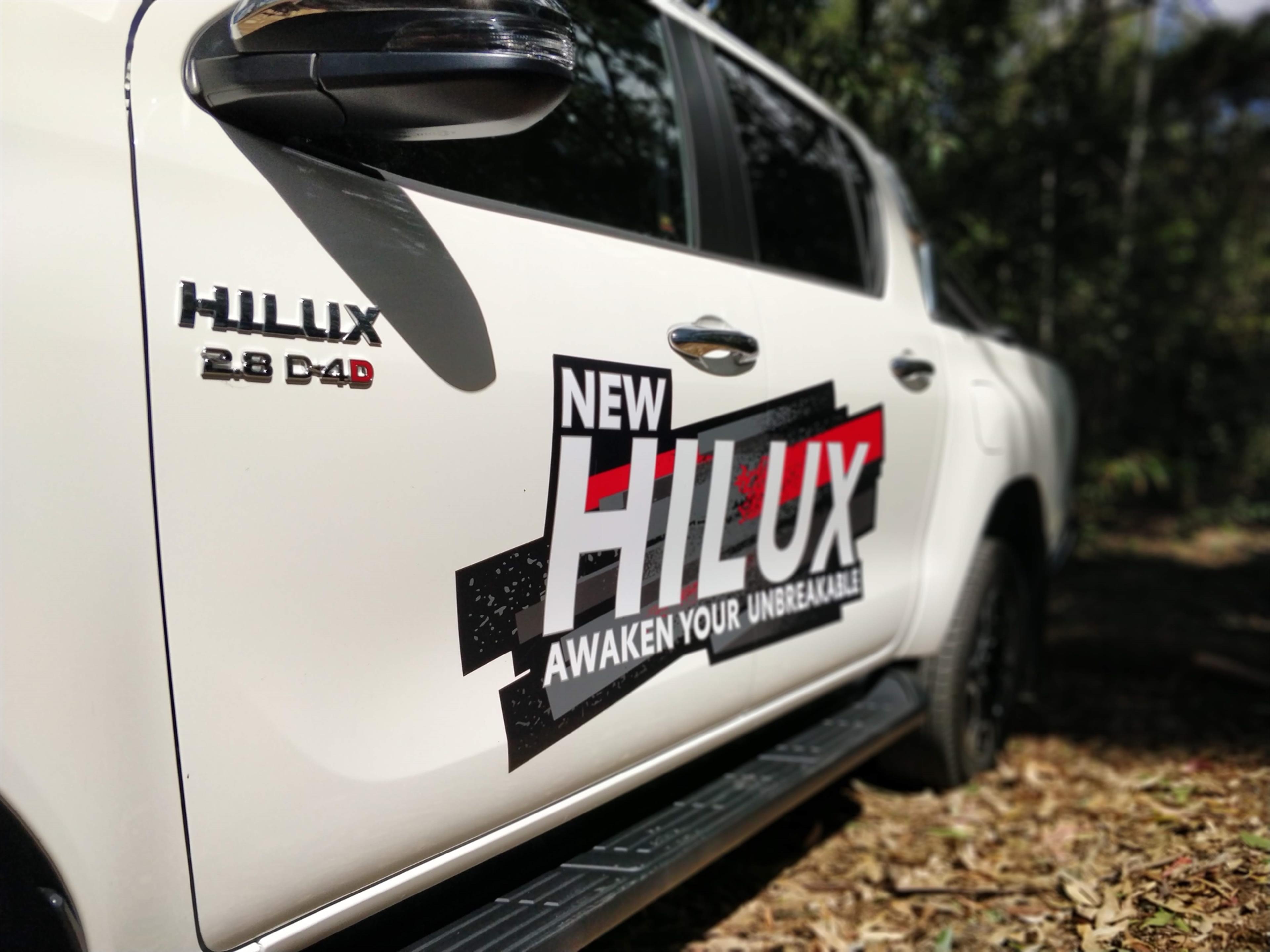 Review | 2020+ Toyota HiLux banner