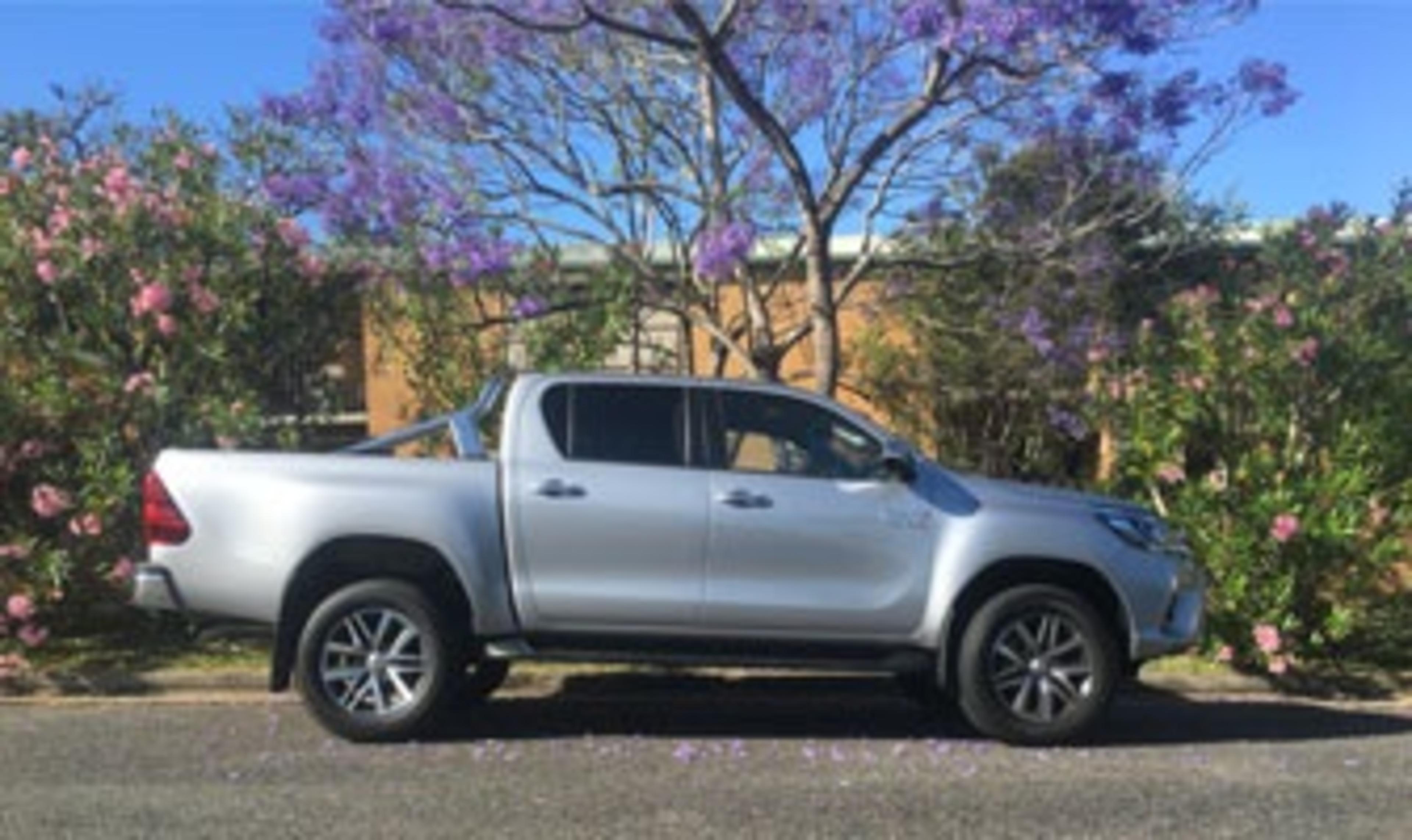 Hilux SR5 Double Cab