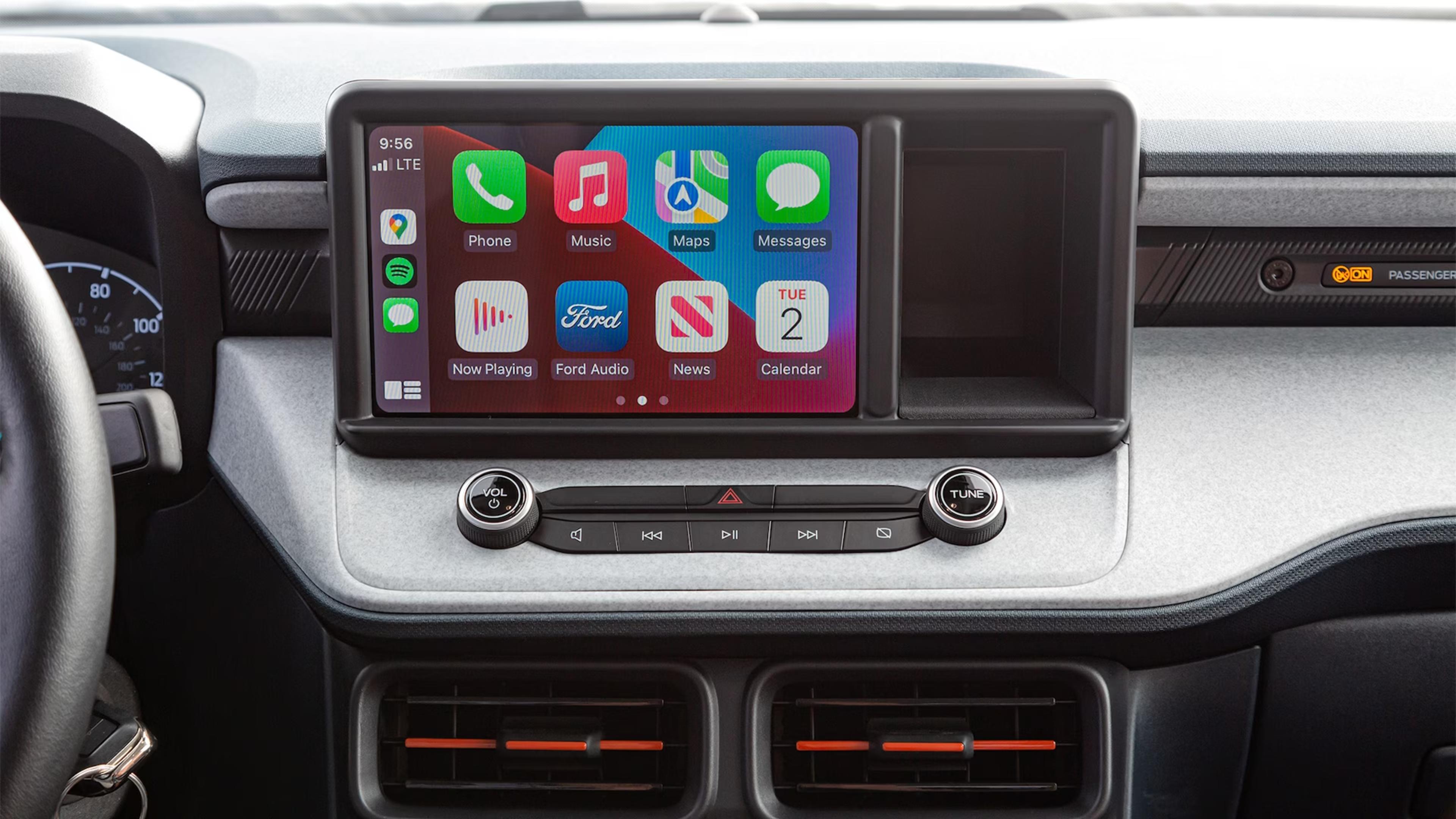 Apple Carplay vs Android Auto featured image