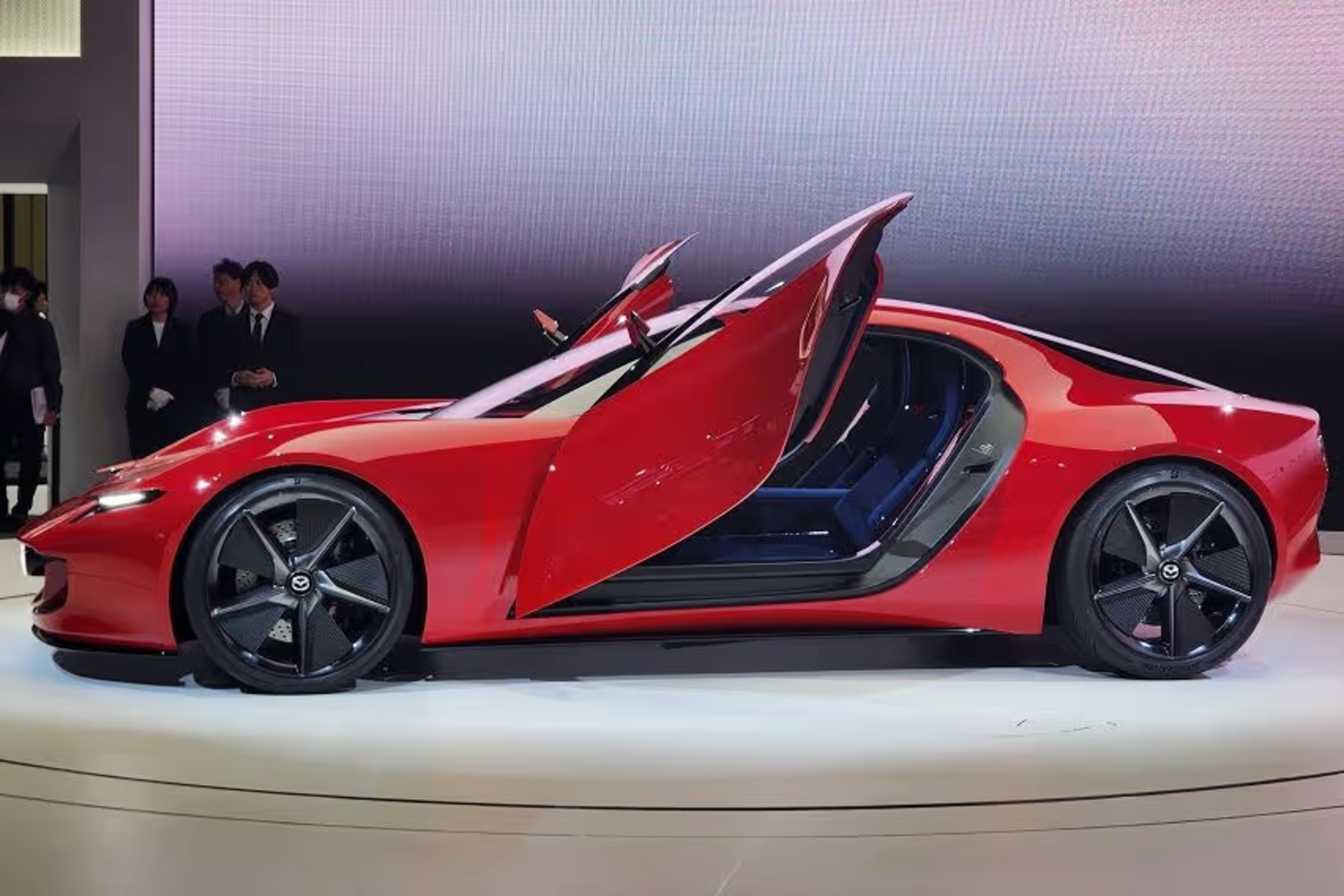 Mazda Unveils ‘Mazda ICONIC SP’ Compact Sports Car Concept banner