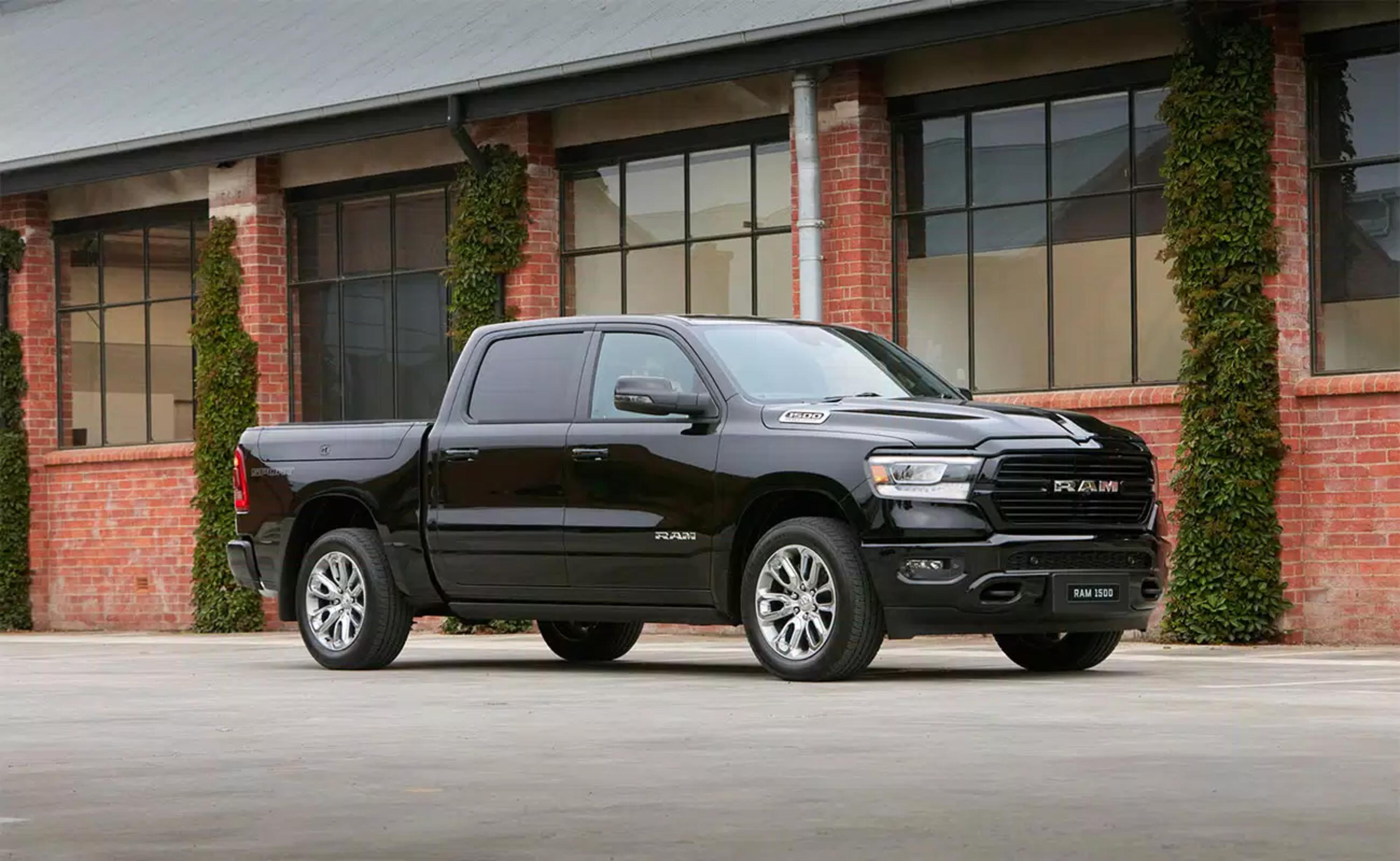 1500 Laramie® Sport HEMI V8