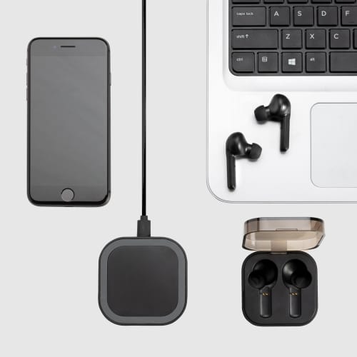 Earphones & wireless charger compatible with all QI enabled devices