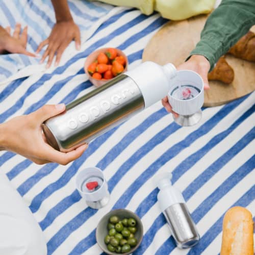 Lifestyle image of the Dopper 800ml Stainless Steel Bottle