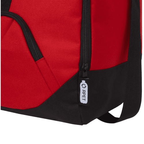 A zoomed in image to show the Rpet tag on the Retrend GRS Rpet 40L Duffel Bags