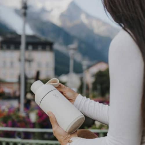 750ml Vacuum Insulated Ocean Bottle life style picture