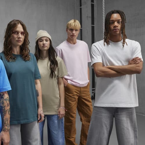 Lifestyle image of the B&C Heavyweight Coloured Cotton T-Shirt from Total Merchandise