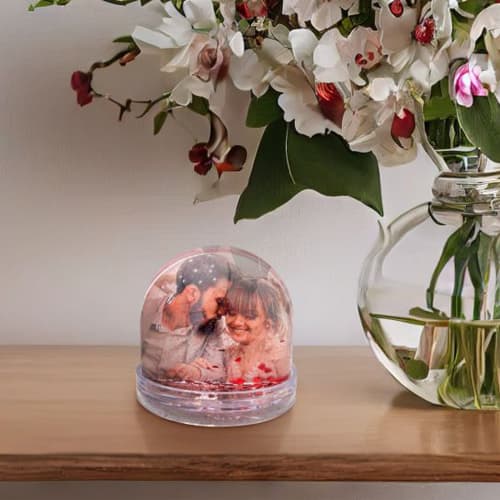 Lifestyle image of the Heart Glitter Dome with a design from Total Merchandise