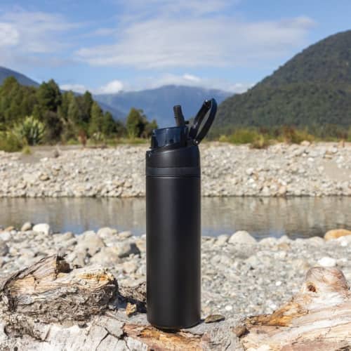Lifestyle image of the Omni Sip Recycled Lockable Bottle from Total Merchandise