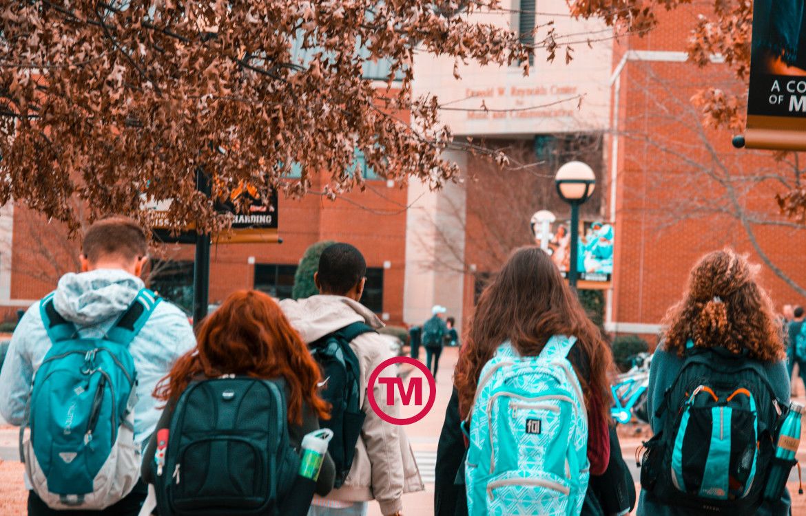 The Benefits Of Promotional Giveaways At Freshers' Fairs
