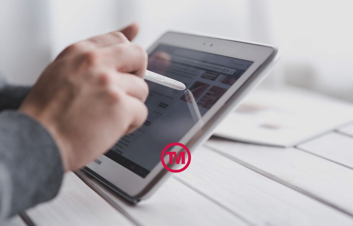 Branded Smart Touch Elite Stylus: A Cross Between A Pen and A Stylus