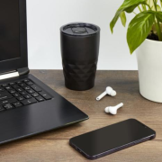 Lifestyle image of Geo Premium Insulated Take Out Cups