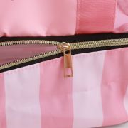 Close up image of the zip on the Mesh Tote Bag from Total Merchandise