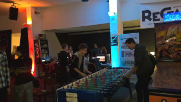 arcadia_játéktermi_nosztalgia_kiállítás_óriás_csocsó 634