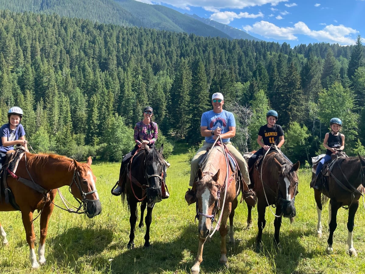 Yellowstone Family Vacation 2024/2025 - Austin Adventures