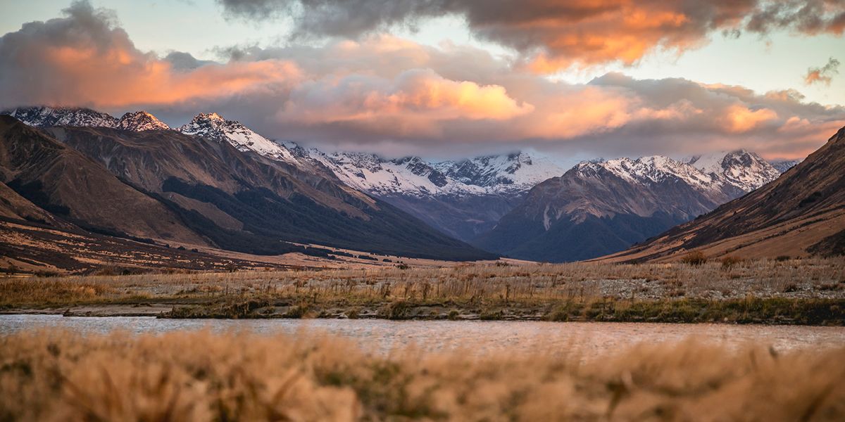 Wine tasting, journey over Lindis Pass