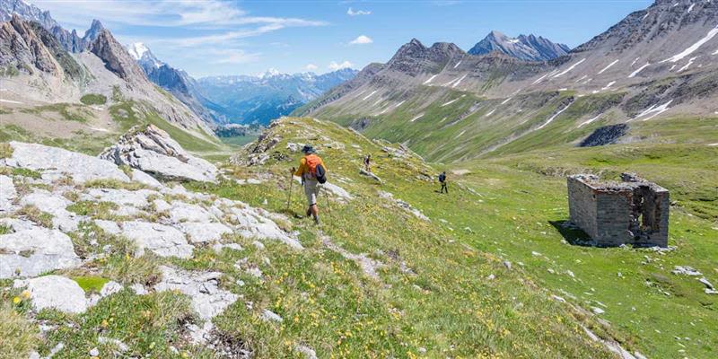 Hike “Vallee des Glaciers” into Italy