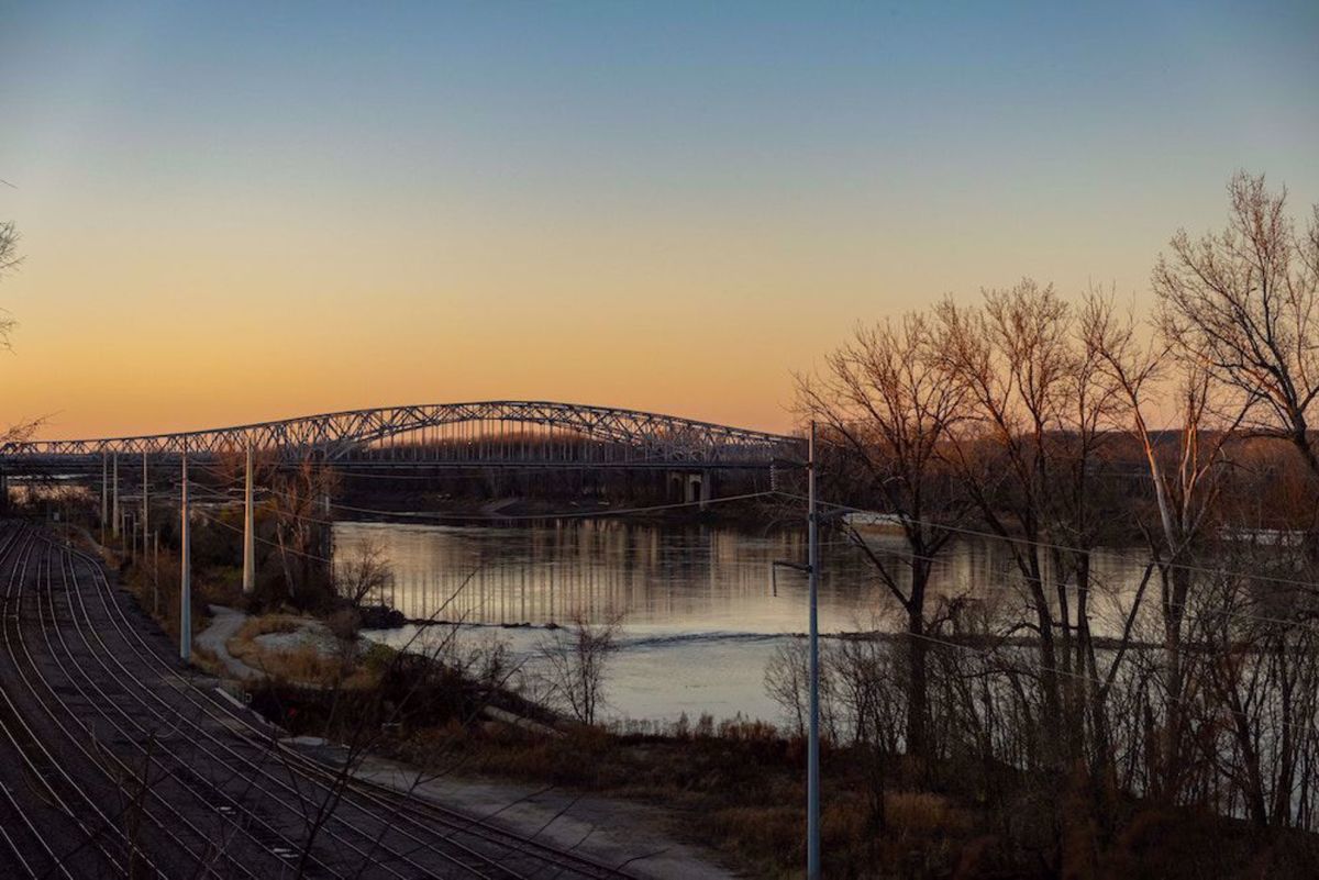 KATY Trail Bike Tour Missouri river at Jefferson city