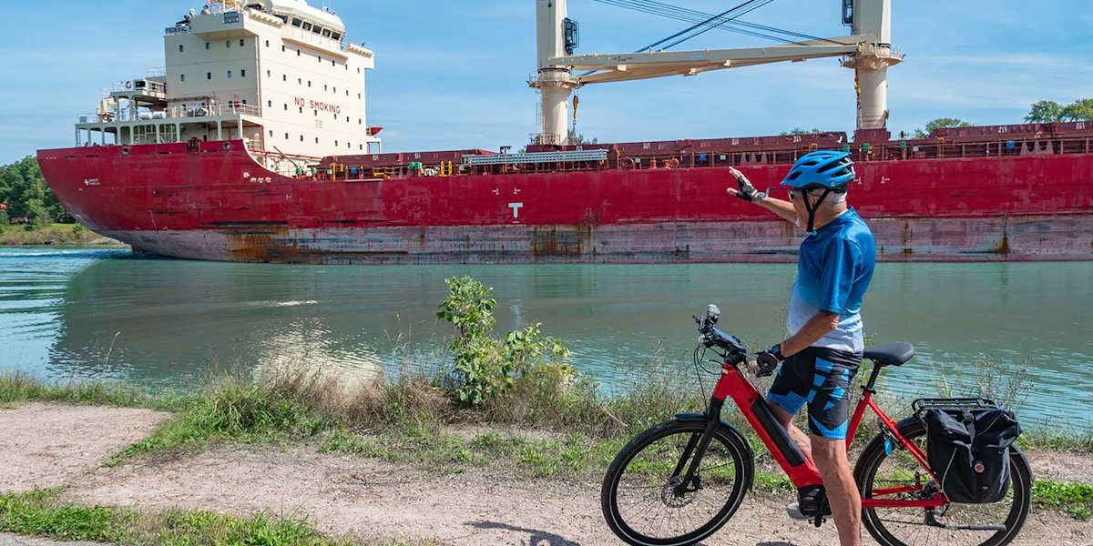 Welland Canal Bike Path