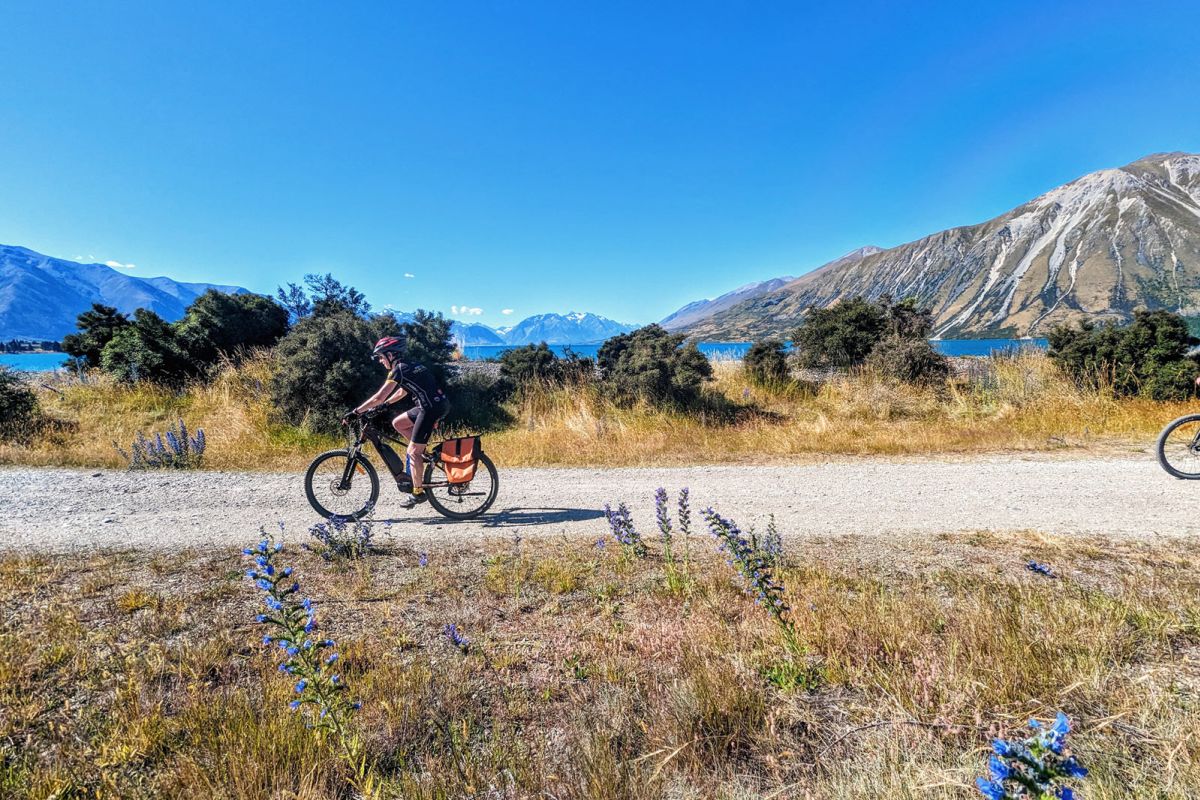 Biking near Twizel Alps to Ocean
