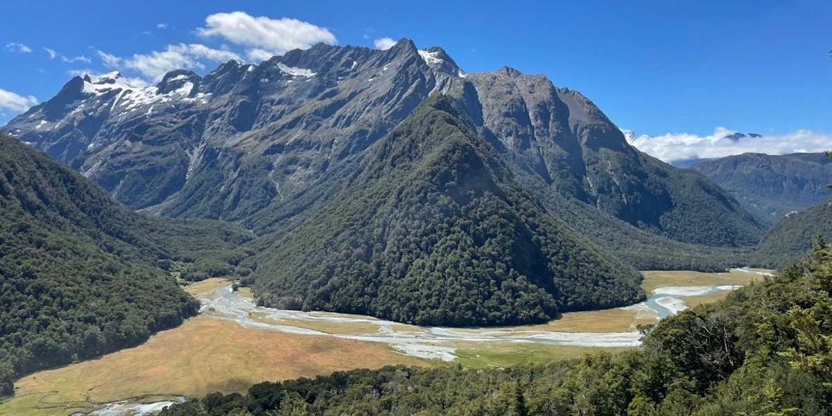 Hike Routeburn Track