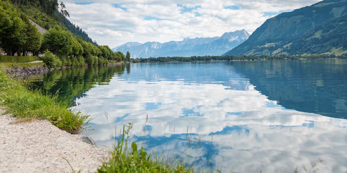 Arrival day and relaxed bike ride around the lake