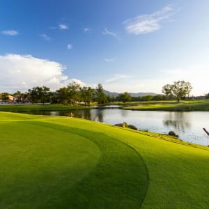 Dusit Thani Laguna Phuket:  Hole 1 Green