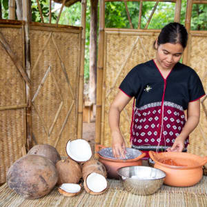 The Bush Camp Chiang Mai - 2 jours: activities: Making Coconut Milk