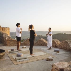 Six Senses Fort Barwara à Jaipur:  Sunrise Yoga at Fort Wall