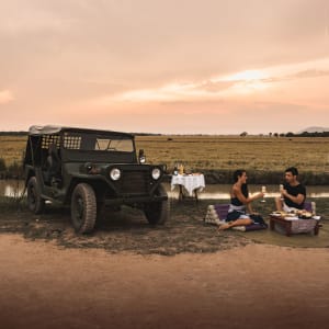 Anantara Angkor Resort à Siem Reap:  beach: beach: activities: Sunset Picnic
